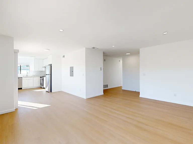 2031 Castro St #22 — Photo 5
