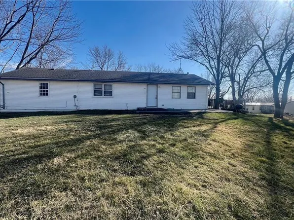 304 W 3rd St, Winston, MO 64689