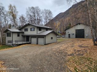 20527 Mark Cir, Chugiak, AK 99567