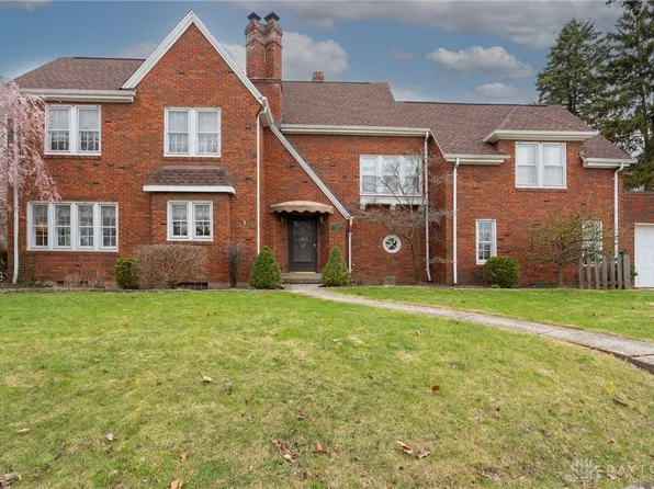 2221 Far Hills Ave, Dayton, OH 45419