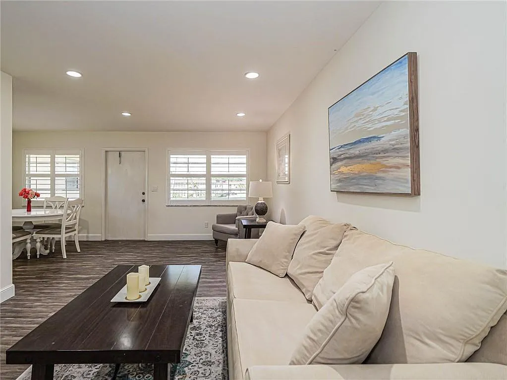1 bed, 1.5 bath, 750 sqft, $1,500 — Photo 3