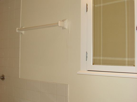 2nd flr full bath