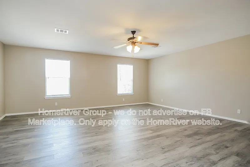 4 bed, 2.0 bath, 2690 sqft, $2,150 — Photo 2