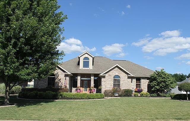 1st image of 104 N Greenland Ln