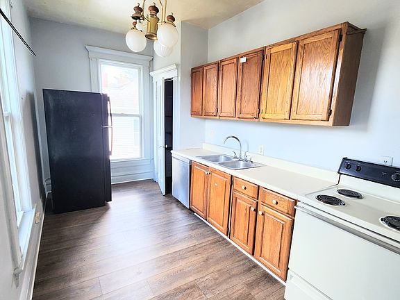 3rd image of 232 Hudson Ave #238