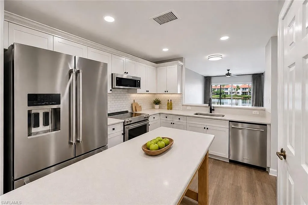 3 bed, 2.0 bath, 1383 sqft, $5,000 — Photo 1