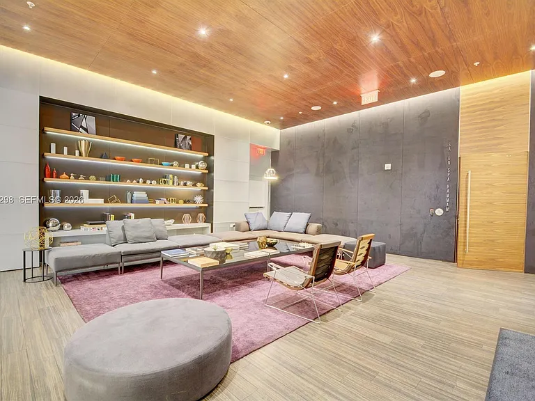 88 SW 7th St #1511 — Photo 12