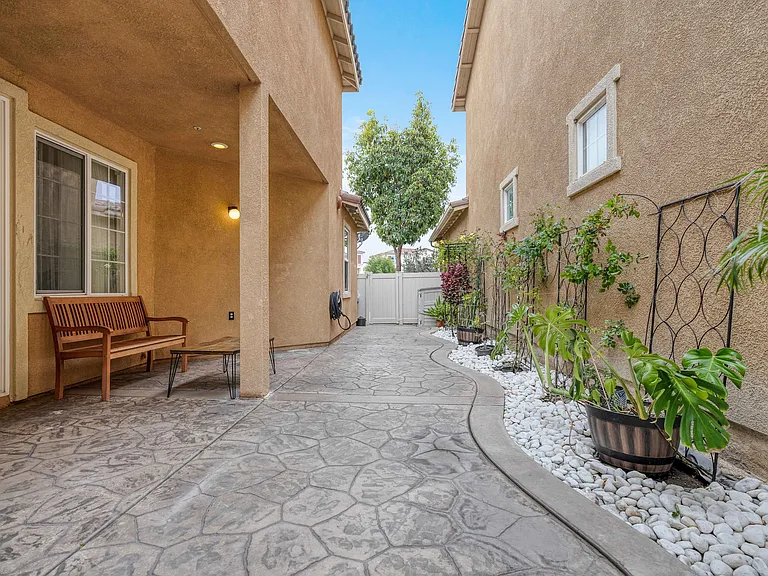 1224 Los Olivos St — Photo 20