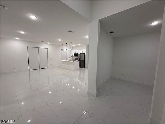 4th image of 3222 48th St W