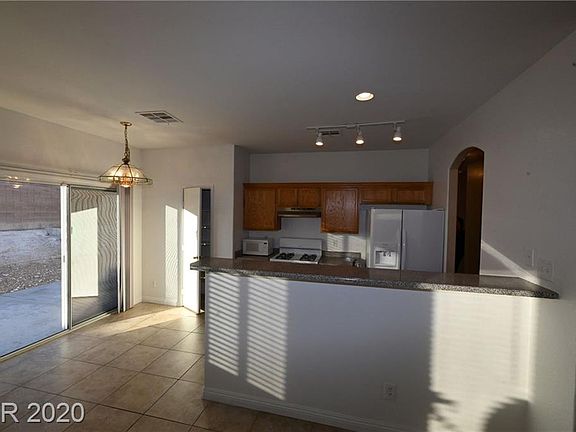 3rd image of 3521 Mastercraft Ave