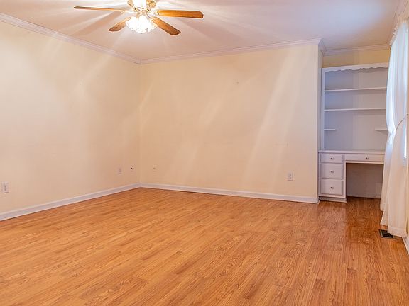 5th image of 506 Grandview Dr NE