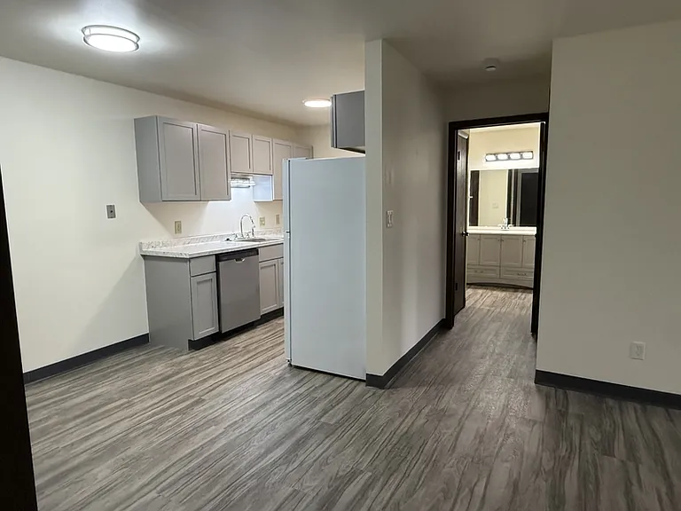 187 S National Ave #10 — Photo 20