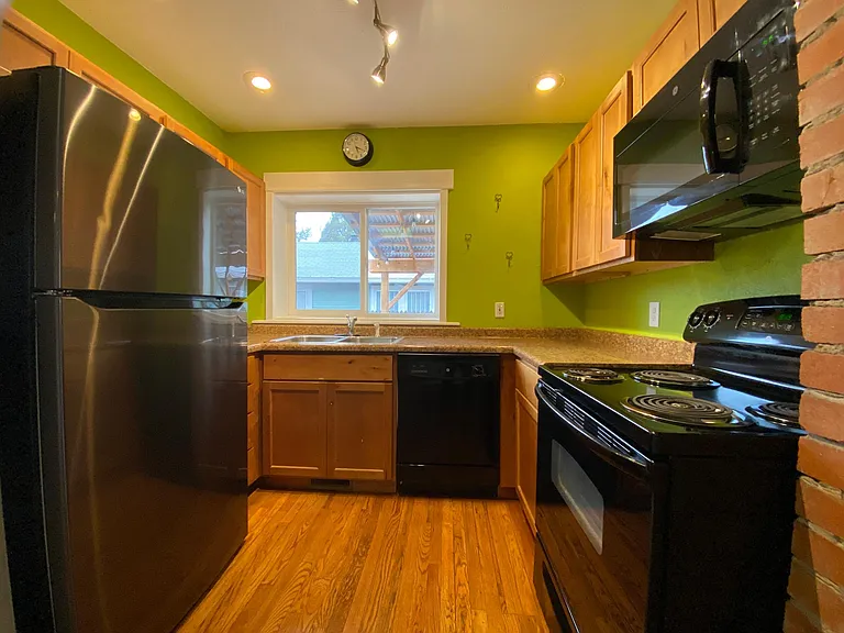 527 N Hancock Ave — Photo 11