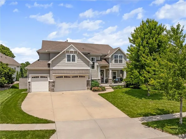 15854 W 165th Ter, Olathe, KS 66062