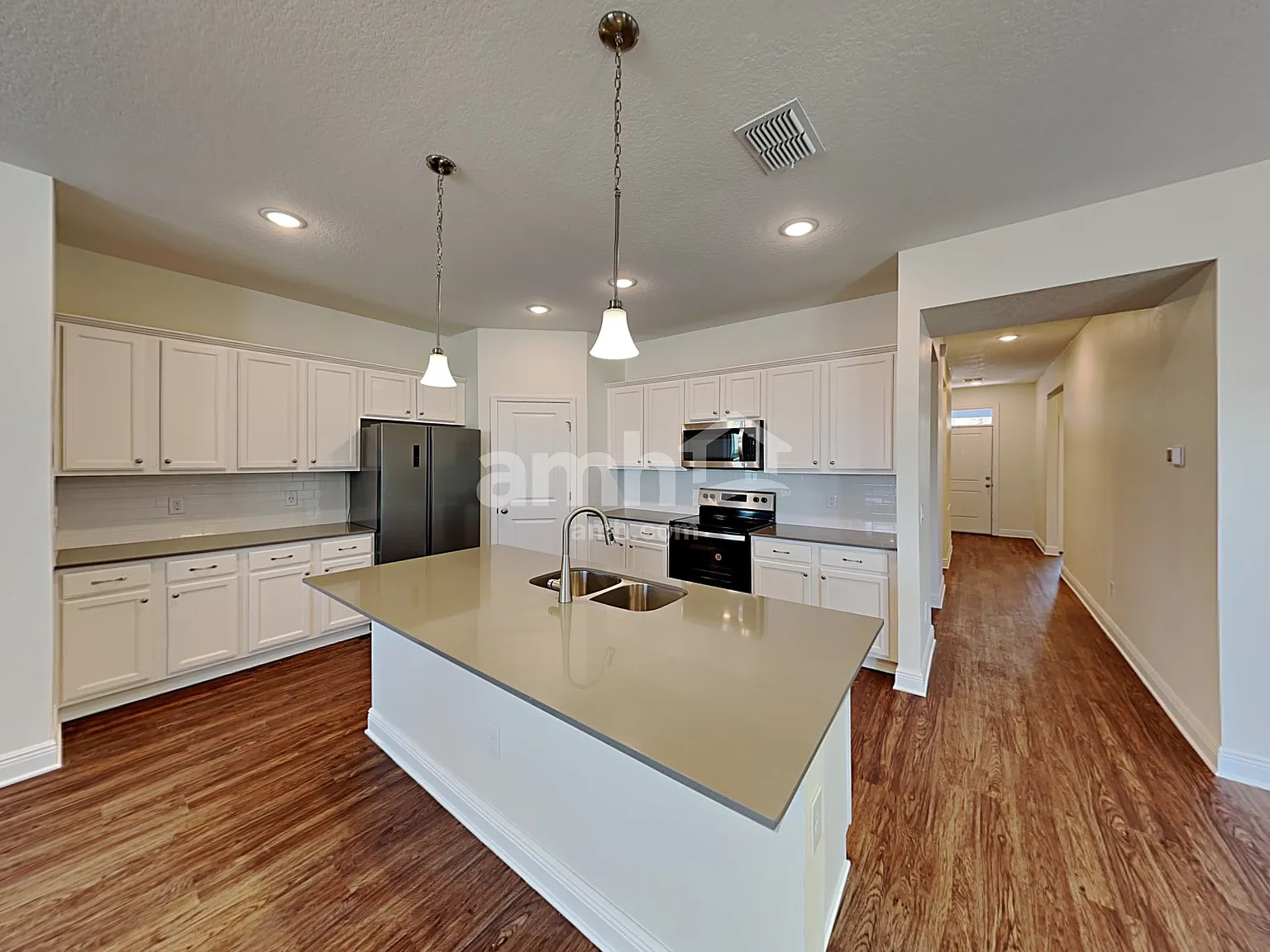 3 bed, 2.0 bath, 1700 sqft, $2,415 — Photo 4