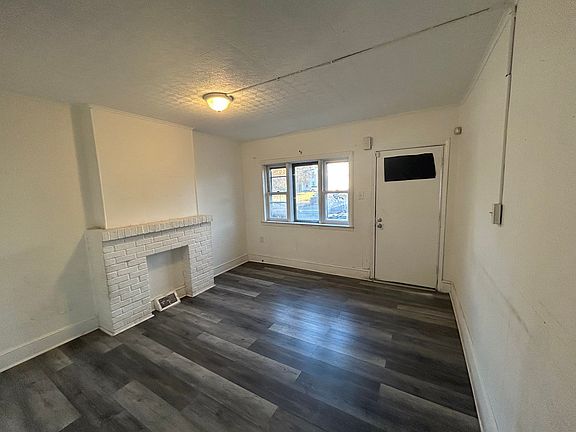 3rd image of 221 Mulberry St