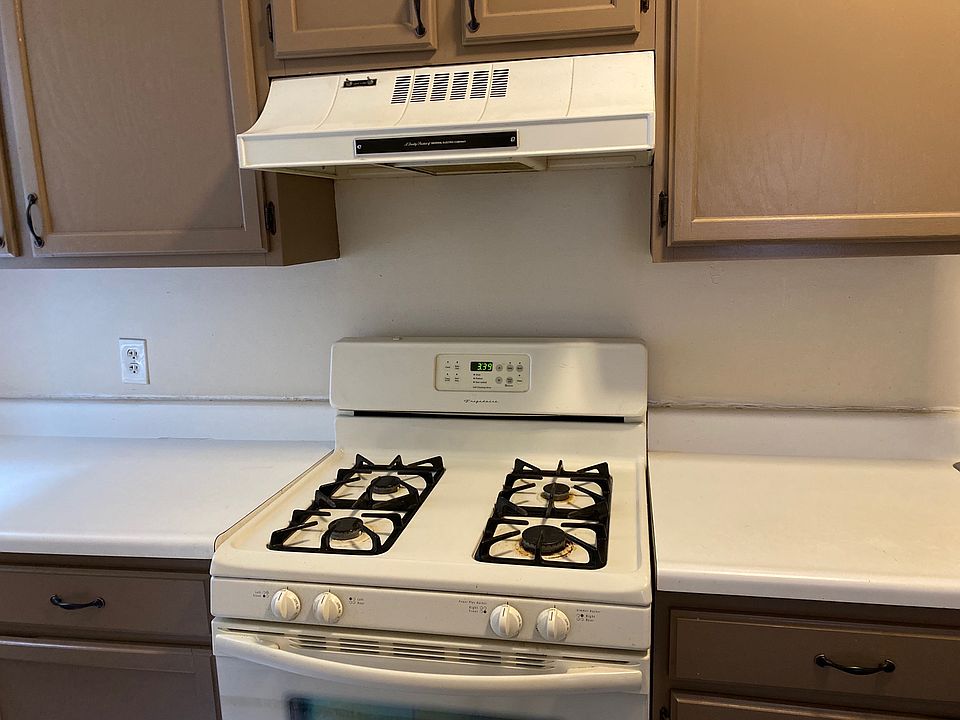 1st image of 118 Cottage St APT 7