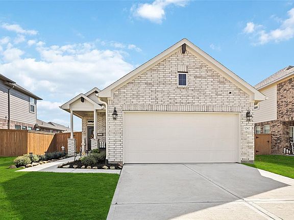 2nd image of 1242 Lone Pine Drive