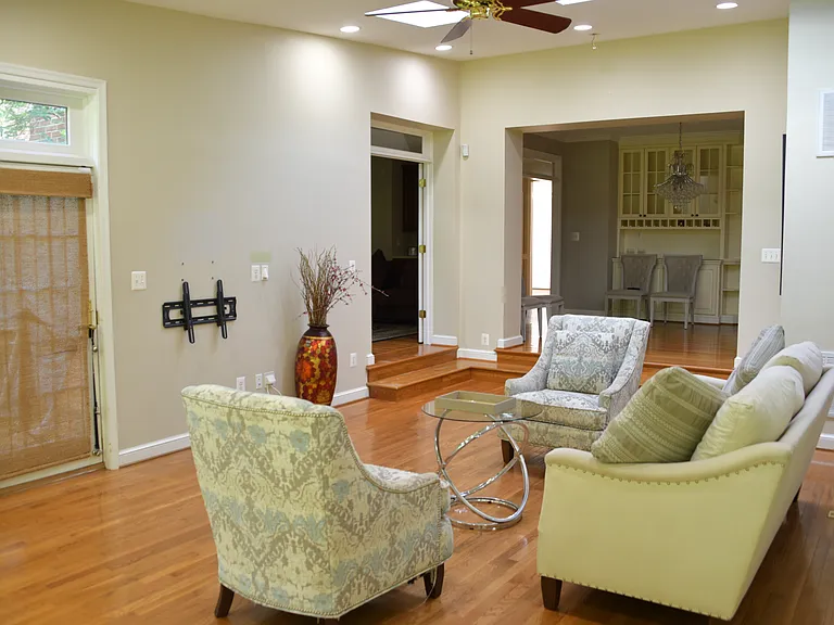 1207 Artnauman Ct — Photo 9