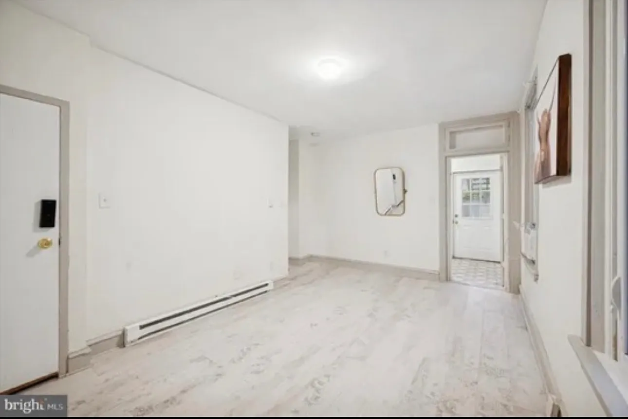 1 bed, 2250 sqft, $1,650 — Photo 2