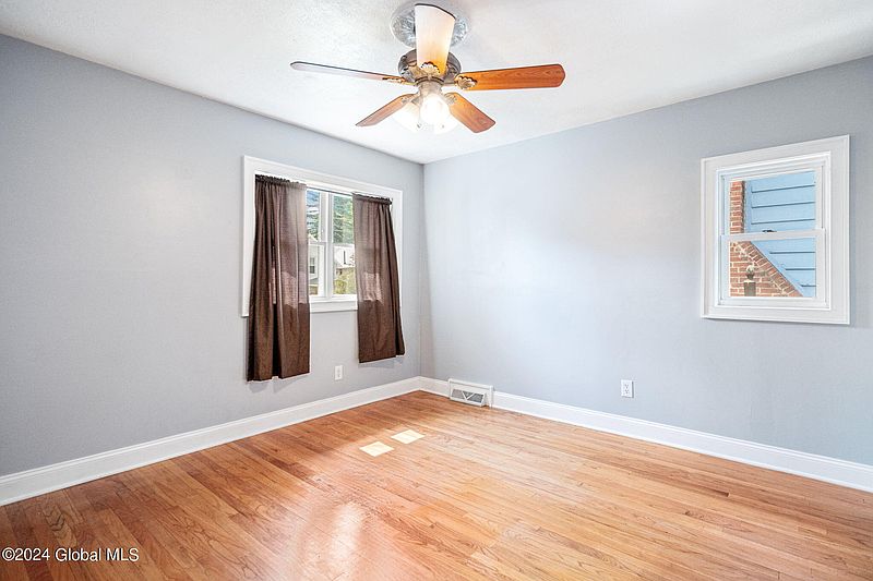 5th image of 417 Twelfth Street