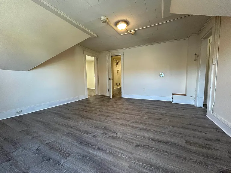 201 Roxbury St #3 — Photo 16