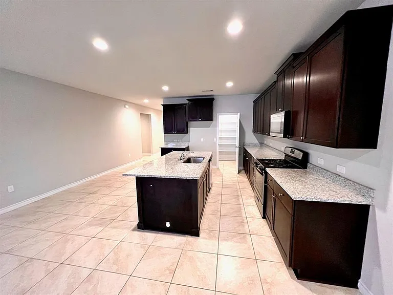5717 Lehman Way — Photo 5