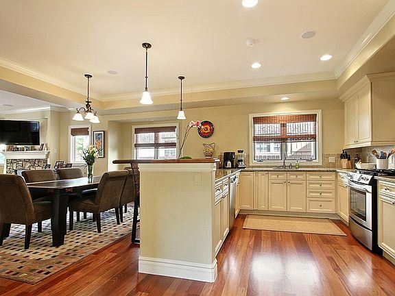 4th image of 2593 S Josephine St
