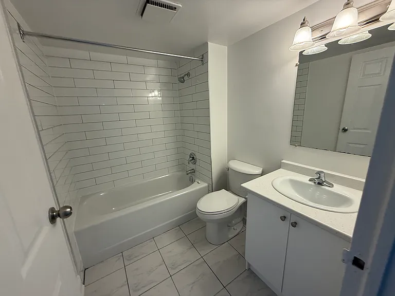 17 Coldwater Rd W — Photo 16