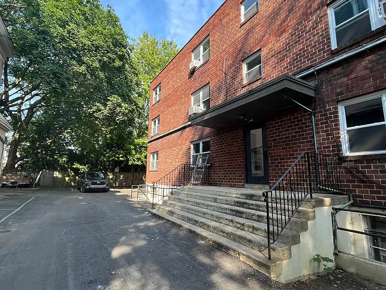 438 N Duke St #1A — Photo 14