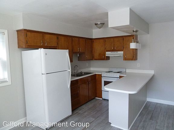 4th image of 3157 Page Ave APT 203
