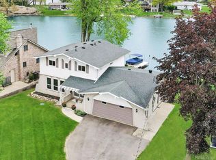 3732 Loch Dr, Highland, MI