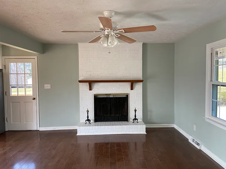 182 Patricia Dr — Photo 11