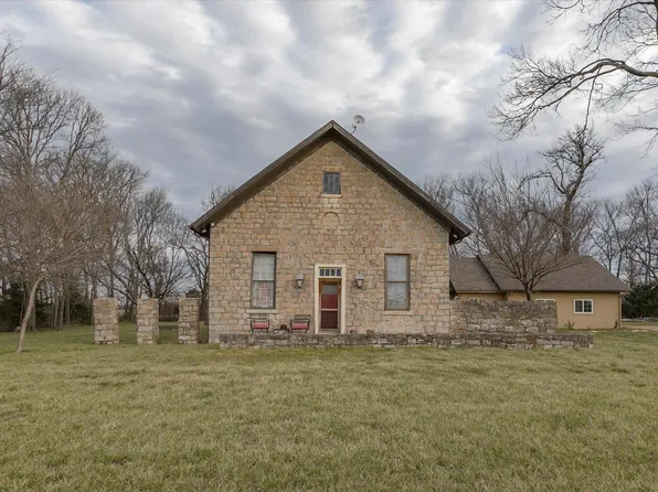 5040 E 141st St, Carbondale, KS 66414