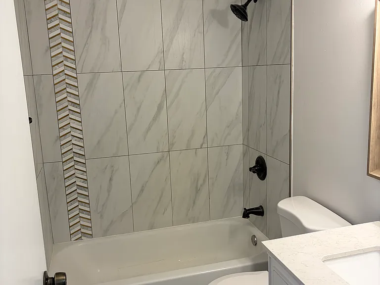 Parkway Apartments — Photo 9