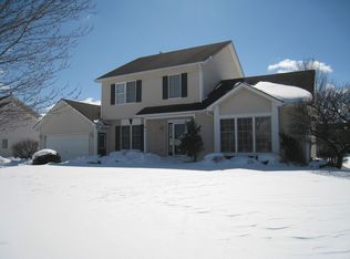 9 Westwind Dr, Rochester, NY 14624