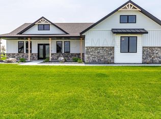 222 S Schnell Dr, Horace, ND 58047