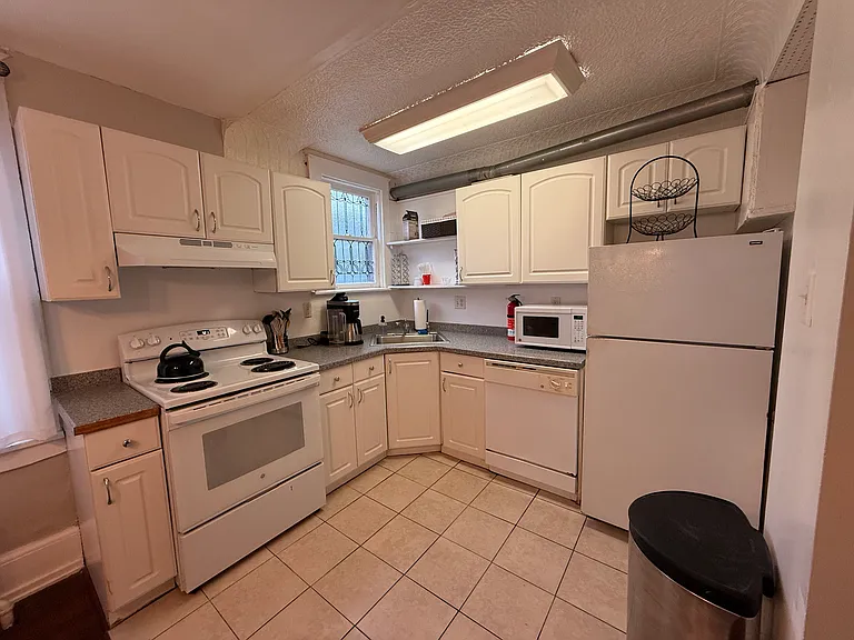 16 S Oakland Ave #B — Photo 7
