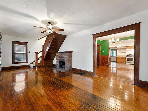 5th image of 140 Peck Ave