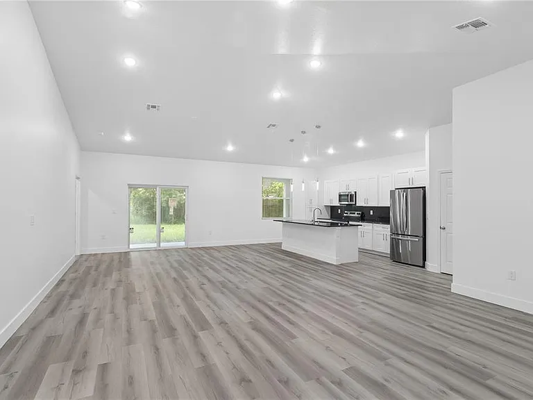 1449 Kathleen Rd — Photo 3