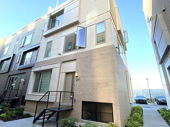 2nd image of 2111 Kensington Walk
