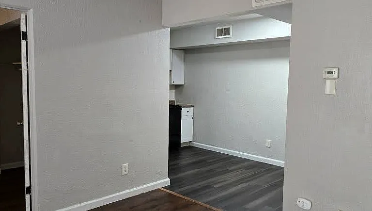 3752 Chippewa St — Photo 5