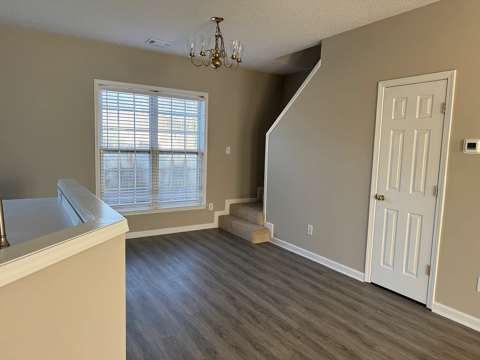 1725 Taynton Circle NW — Photo 4