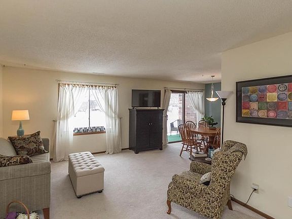 2nd image of 4817 Woodland Ave Unit 4