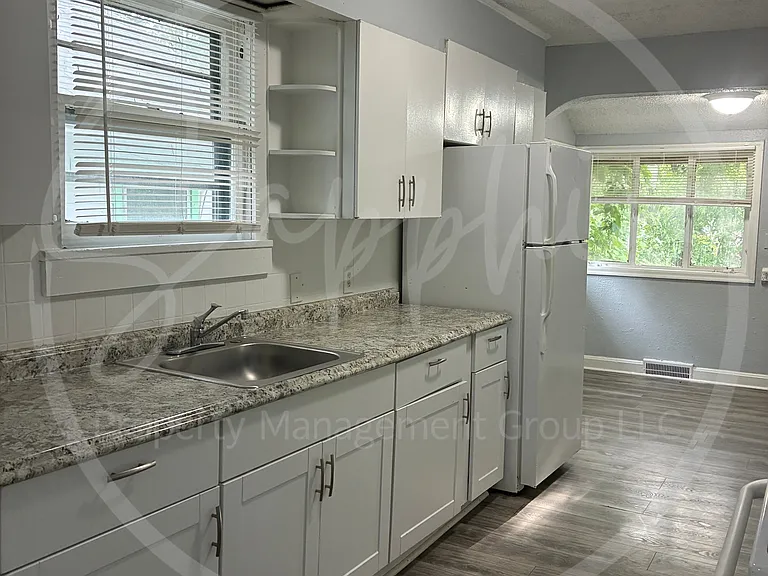 5344 Brooklyn Ave — Photo 11