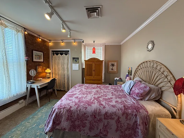 635 E Main St #200 — Photo 2