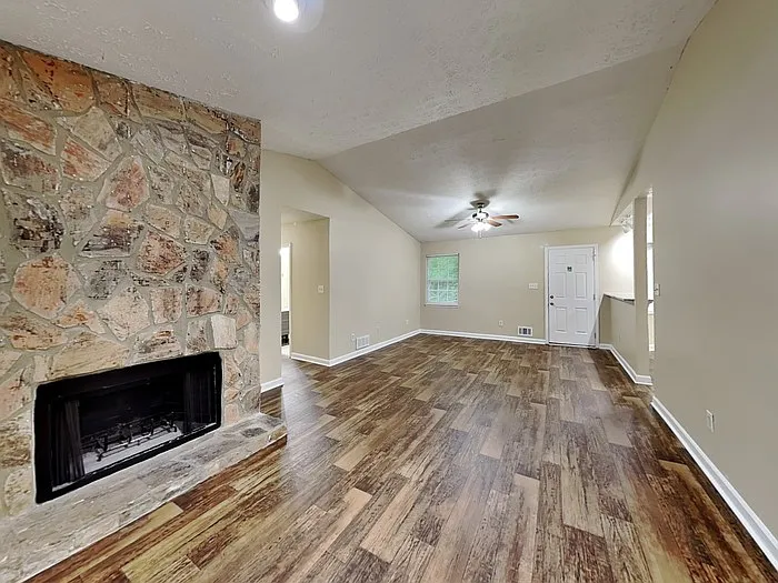 2800 Alexandria Dr SW — Photo 5