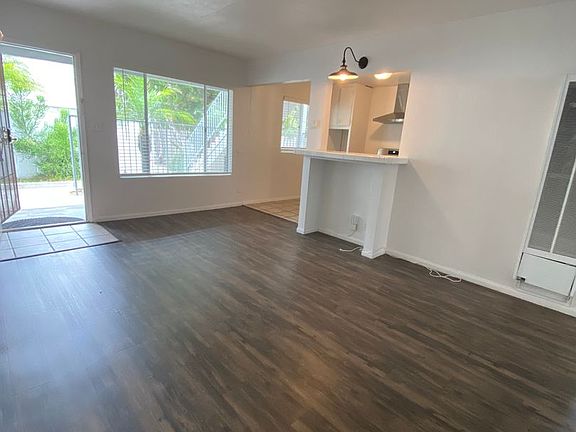 3rd image of 4935 Coronado Ave #0