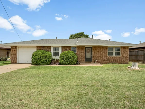 1030 W Panhandle St, Slaton, TX 79364