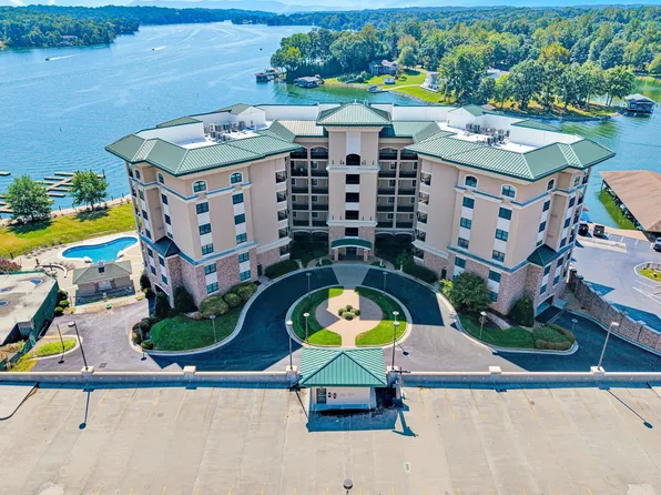 100 Bridgewater Pointe Pl Unit 101, Moneta, VA 24121